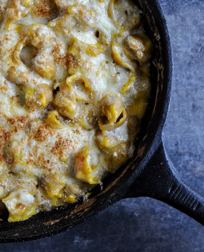 Easy Butternut Skillet Shells & Cheese I howsweeteats.com Easy Butternut Skillet Shells & Cheese I howsweeteats.com