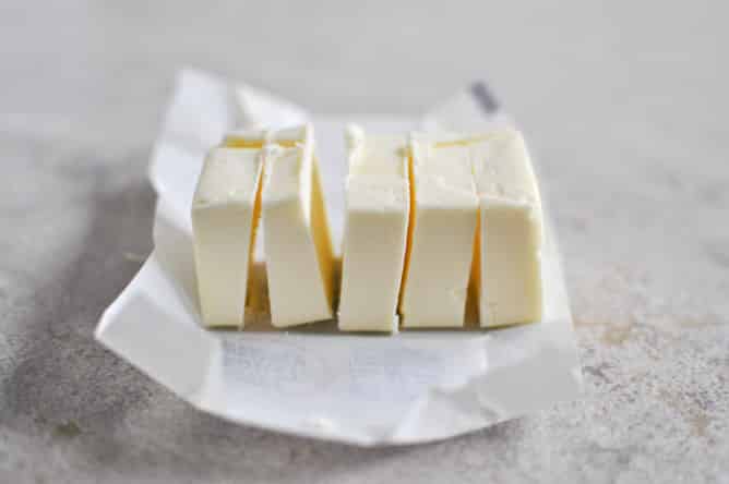 How To Brown Butter - Step By Step I howsweeteats.com How To Brown Butter - Step By Step I howsweeteats.com