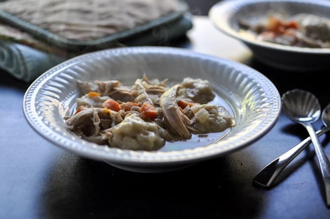 Easy Crockpot Chicken and Dumplings I howsweeteats.com Easy Crockpot Chicken and Dumplings I howsweeteats.com