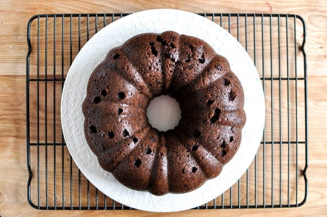 Chocolate Fudge Peanut Butter Cake I howsweeteats.com Chocolate Fudge Peanut Butter Cake I howsweeteats.com