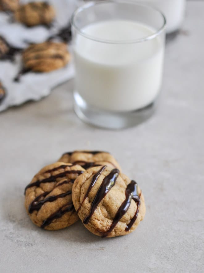 Fudge Striped Pumpkin Peanut Butter Cookies I howsweeteats.com Fudge Striped Pumpkin Peanut Butter Cookies I howsweeteats.com
