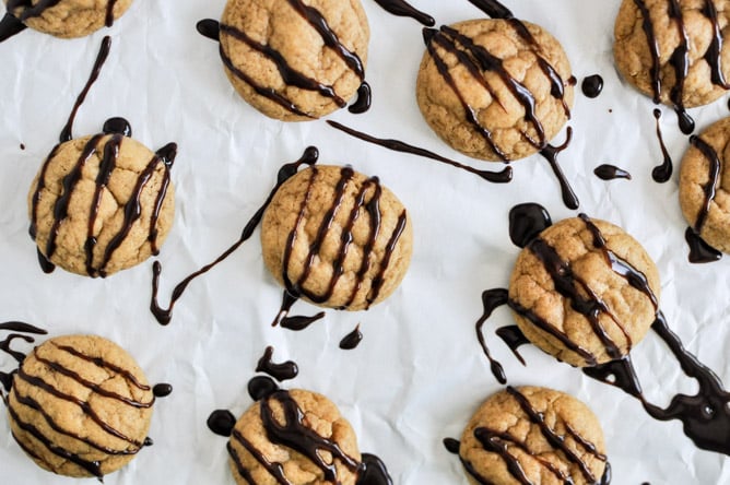 Fudge Striped Pumpkin Peanut Butter Cookies I howsweeteats.com Fudge Striped Pumpkin Peanut Butter Cookies I howsweeteats.com