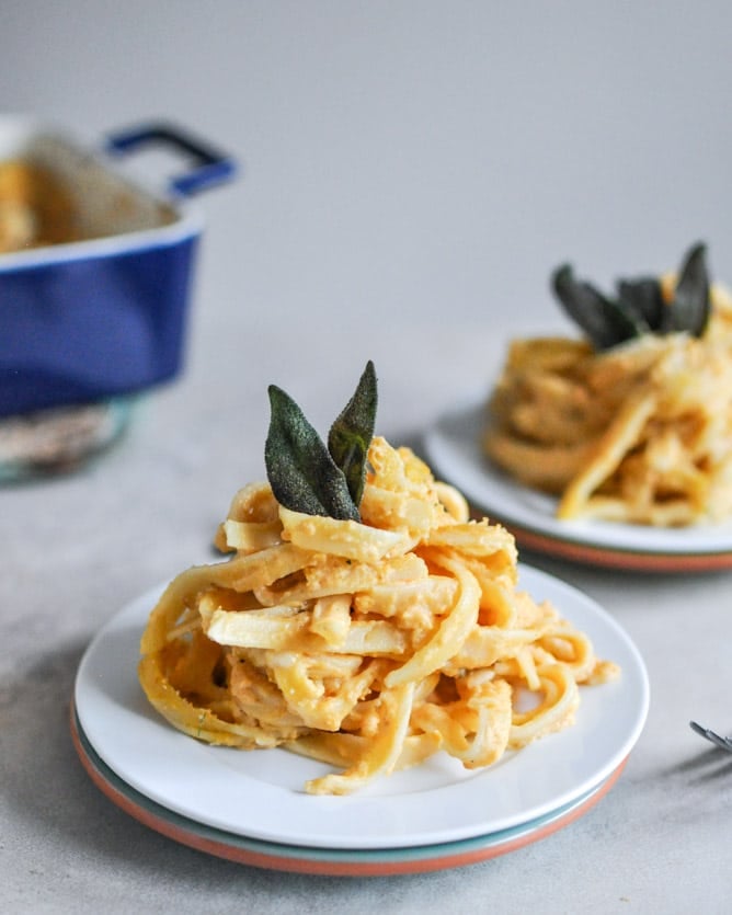 Baked Pumpkin Fettuccine Alfredo I howsweeteats.com Baked Pumpkin Fettuccine Alfredo I howsweeteats.com