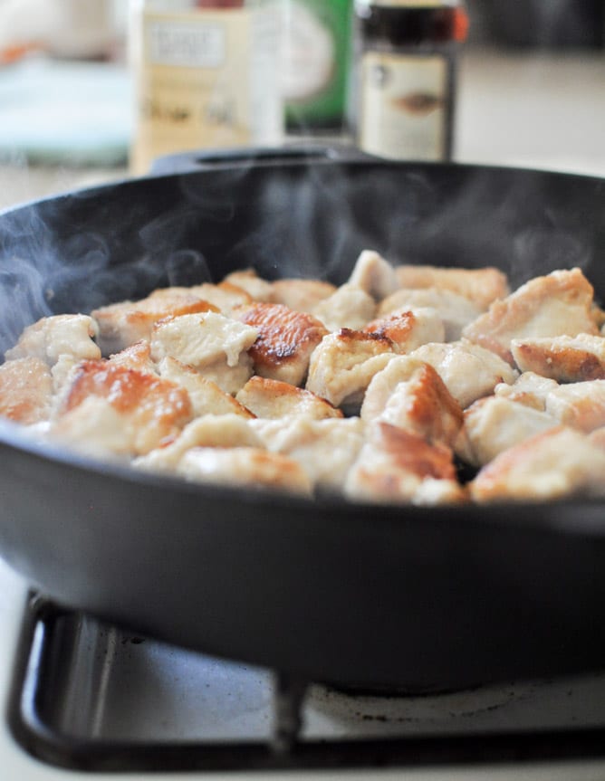 Simple Sesame Chicken Skillet I howsweeteats.com Simple Sesame Chicken Skillet I howsweeteats.com