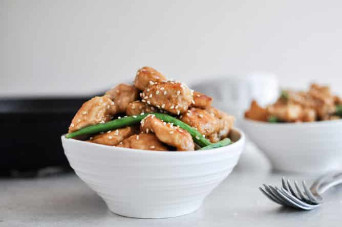 Simple Sesame Chicken Skillet I howsweeteats.com Simple Sesame Chicken Skillet I howsweeteats.com