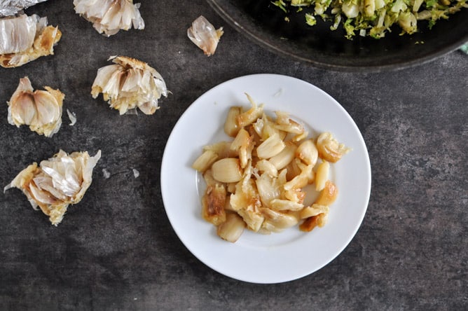 Parmesan Brussels Sprouts Crostini I howsweeteats.com Parmesan Brussels Sprouts Crostini I howsweeteats.com