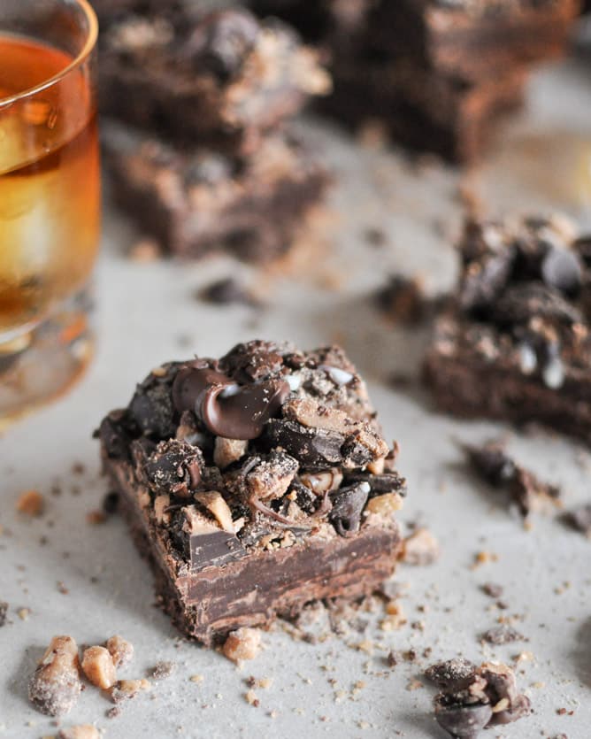Loaded Chocolate Bourbon Fudge I howsweeteats.com Loaded Chocolate Bourbon Fudge I howsweeteats.com
