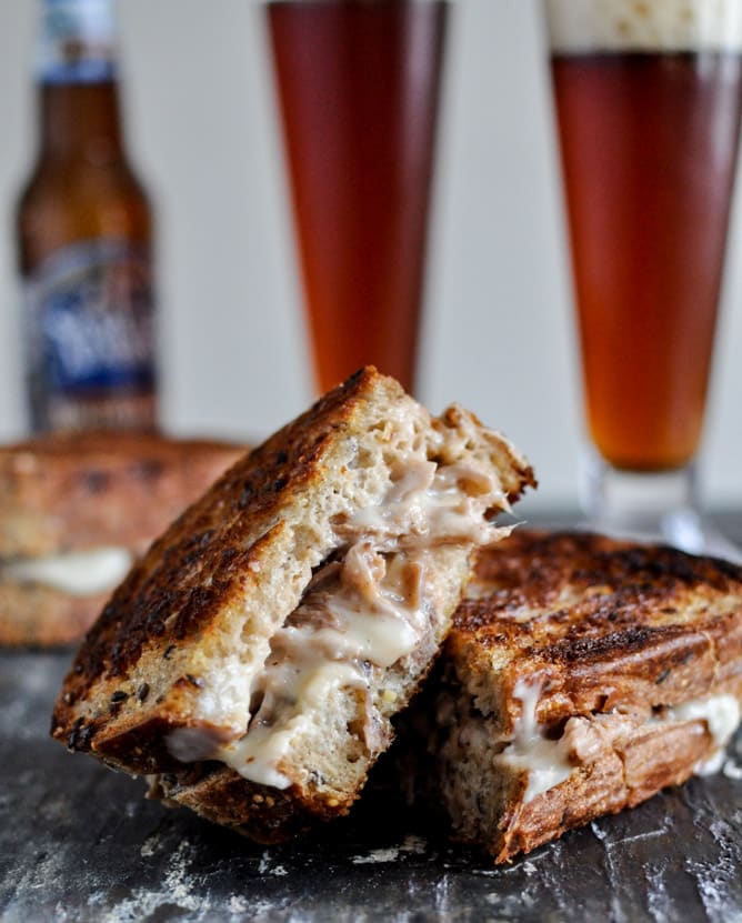 Crockpot Pulled Pork + Beer Cheese Grilled Cheese Sandwiches I howsweeteats.com Crockpot Pulled Pork + Beer Cheese Grilled Cheese Sandwiches I howsweeteats.com