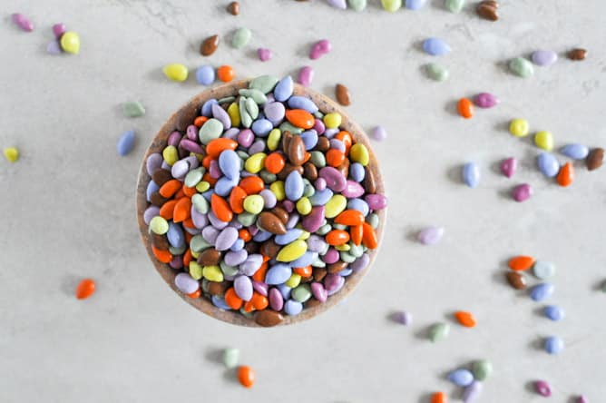 No-Bake Double Chocolate Peanut Butter Snack Bites I howsweeteats.com No-Bake Double Chocolate Peanut Butter Snack Bites I howsweeteats.com