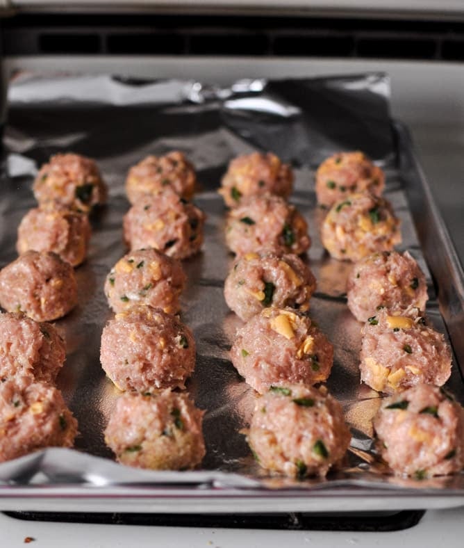 Jalapeño Cheddar Chicken Meatball Sandwiches I howsweeteats.com Jalapeño Cheddar Chicken Meatball Sandwiches I howsweeteats.com