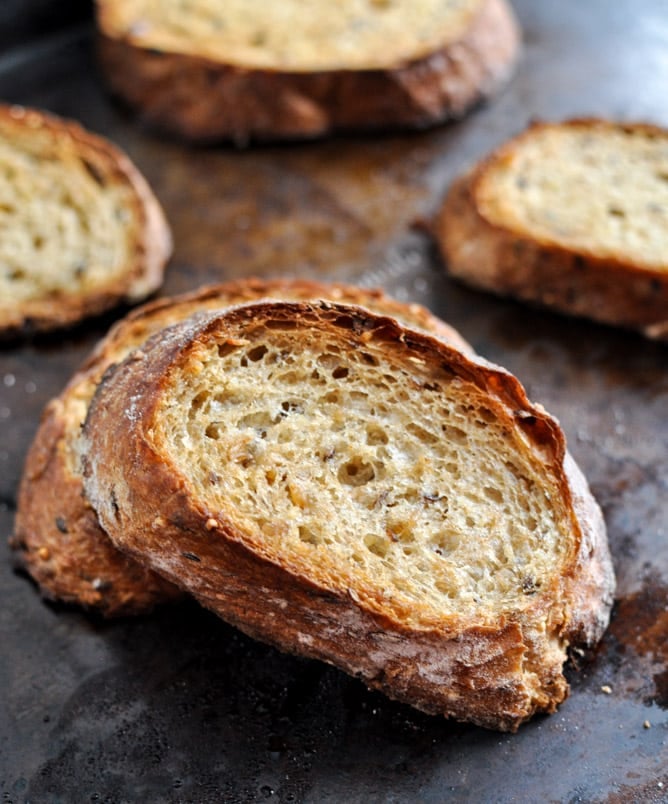Red Wine Roasted Mushrooms on Goat Cheese Garlic Toasts I howsweeteats.com Red Wine Roasted Mushrooms on Goat Cheese Garlic Toasts I howsweeteats.com