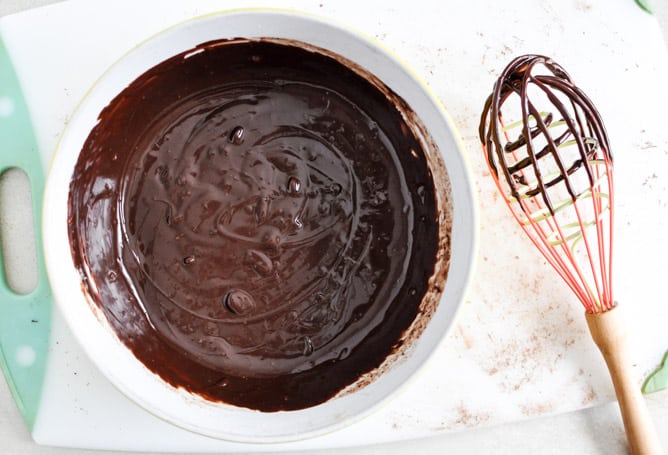 Cabernet Chocolate Truffles I howsweeteats.com Cabernet Chocolate Truffles I howsweeteats.com