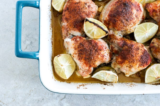 Smoky Roasted Chicken Tacos with Spicy Goat Cheese Queso I howsweeteats.com Smoky Roasted Chicken Tacos with Spicy Goat Cheese Queso I howsweeteats.com