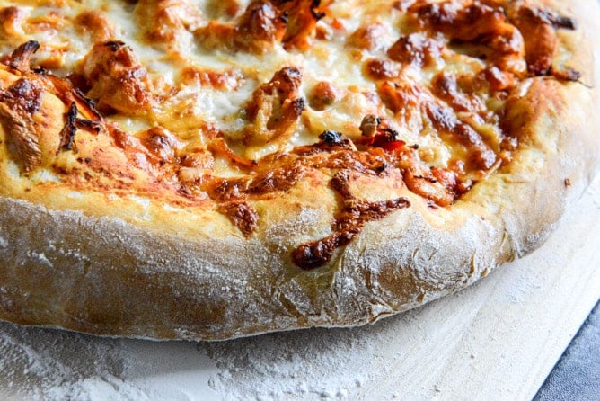 Chicken Enchilada Pizza I howsweeteats.com Chicken Enchilada Pizza I howsweeteats.com