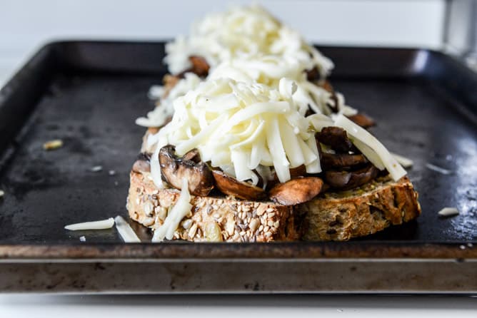 15 Minute Mushroom Melts with Mustard Aioli I howsweeteats.com 15 Minute Mushroom Melts with Mustard Aioli I howsweeteats.com