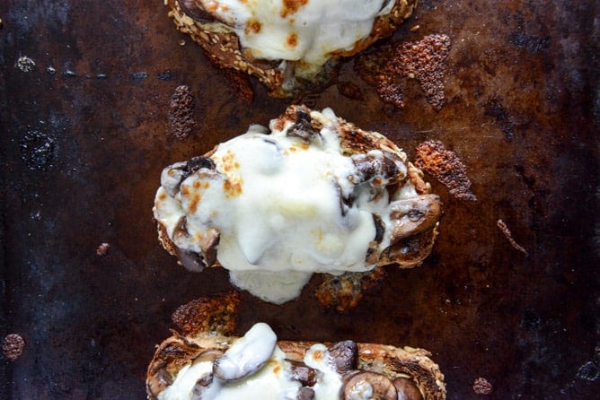 15 Minute Mushroom Melts with Mustard Aioli I howsweeteats.com 15 Minute Mushroom Melts with Mustard Aioli I howsweeteats.com