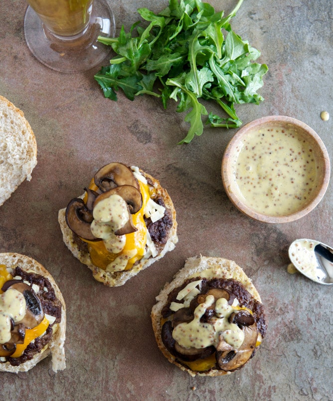 Cheeseburgers with Sautéed Mushrooms, Arugula and Dijon Aioli I howsweeteats.com Cheeseburgers with Sautéed Mushrooms, Arugula and Dijon Aioli I howsweeteats.com