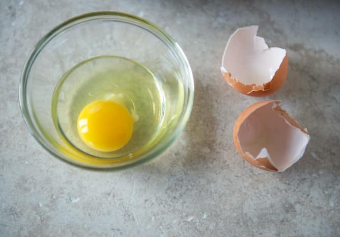 How I Cook My Sunny Side Up Eggs So They Look Cute In Food Photos I howsweeteats.com How I Cook My Sunny Side Up Eggs So They Look Cute In Food Photos I howsweeteats.com
