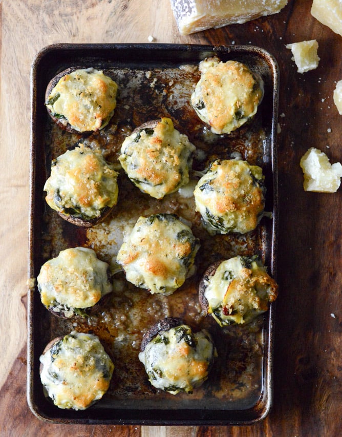 Spinach, Bacon + Artichoke Stuffed Portobellos I howsweeteats.com Spinach, Bacon + Artichoke Stuffed Portobellos I howsweeteats.com