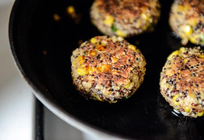 Crispy Buffalo Style Quinoa Sliders with Sweet Corn + Scallions I howsweeteats.com Crispy Buffalo Style Quinoa Sliders with Sweet Corn + Scallions I howsweeteats.com