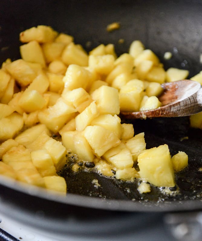 Pineapple Cashew Fried Rice I howsweeteats.com Pineapple Cashew Fried Rice I howsweeteats.com