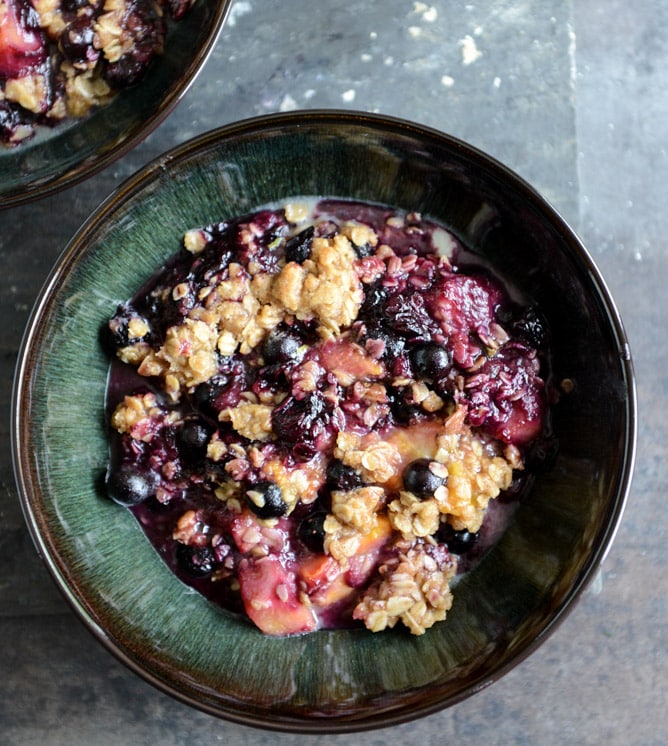 Fresh Peach, Blueberry + Basil Crisp I howsweeteats.com Fresh Peach, Blueberry + Basil Crisp I howsweeteats.com