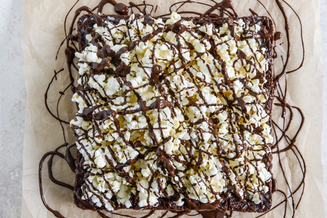 Buttered Popcorn Crunch Brownies I howsweeteats.com Buttered Popcorn Crunch Brownies I howsweeteats.com