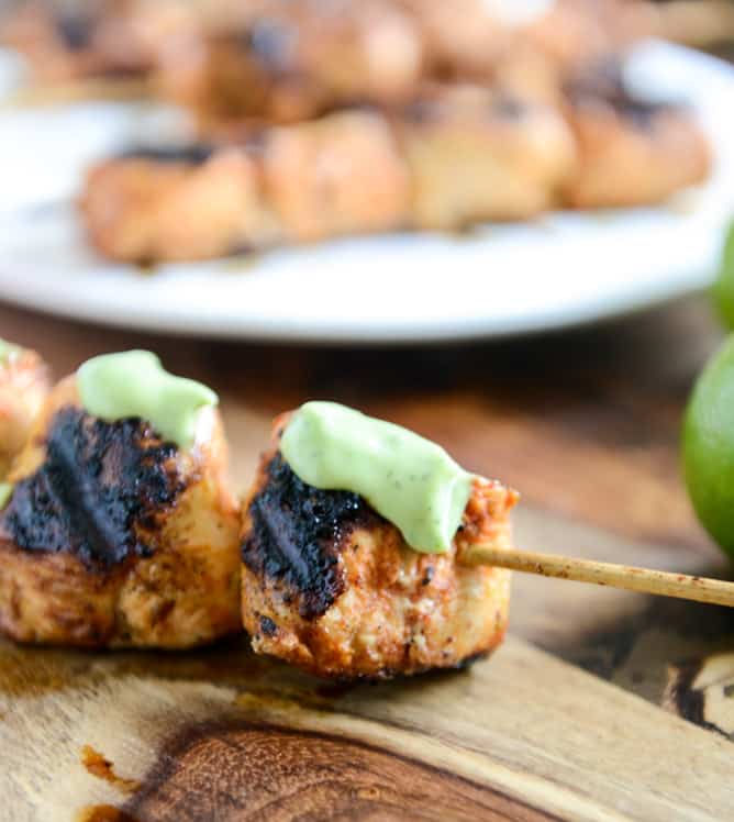 Chipotle Lime Grilled Chicken Skewers with Avocado Ranch I howsweeteats.com Chipotle Lime Grilled Chicken Skewers with Avocado Ranch I howsweeteats.com