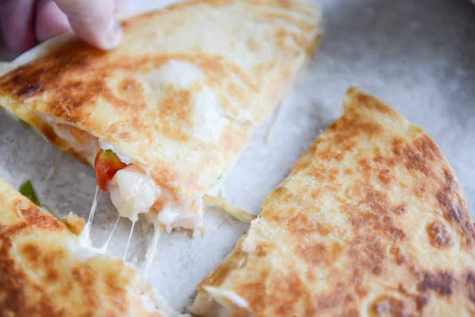 Chipotle Beer Shrimp Quesadillas with Spicy Guac I howsweeteats.com Chipotle Beer Shrimp Quesadillas with Spicy Guac I howsweeteats.com