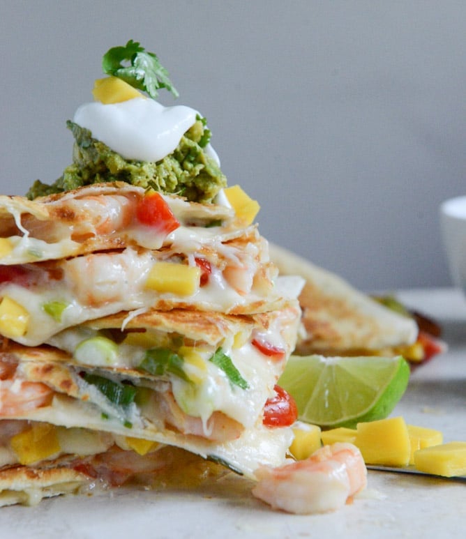 Chipotle Beer Shrimp Quesadillas with Spicy Guac I howsweeteats.com Chipotle Beer Shrimp Quesadillas with Spicy Guac I howsweeteats.com