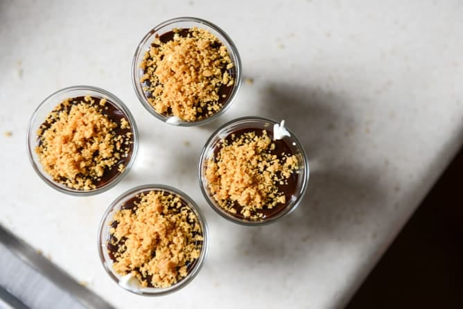 No Bake S'mores Cheesecakes I howsweeteats.com No Bake S'mores Cheesecakes I howsweeteats.com