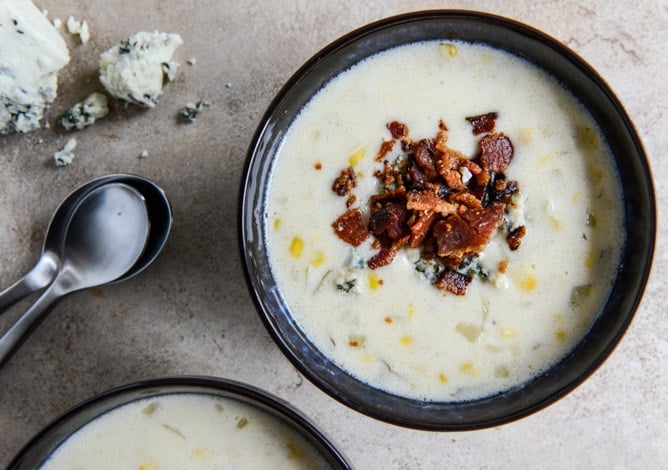 Cheesy Corn Chowder with Bacon + Gorgonzola I howsweeteats.com Cheesy Corn Chowder with Bacon + Gorgonzola I howsweeteats.com