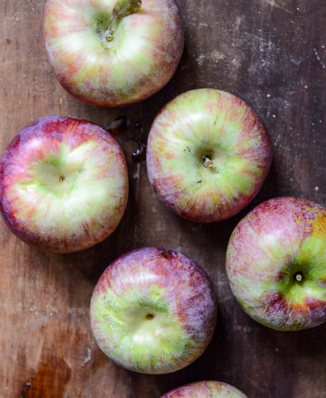 Cider Boubon Apple Pie with Oatmeal Cookie Crumble I howsweeteats.com Cider Boubon Apple Pie with Oatmeal Cookie Crumble I howsweeteats.com