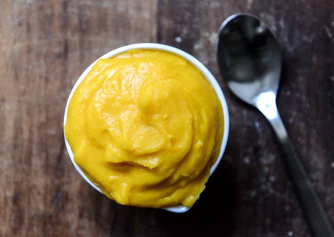 How To Make Homemade Pumpkin Puree I howsweeteats.com How To Make Homemade Pumpkin Puree I howsweeteats.com