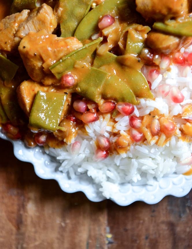 Thai Curry Pomegranate Chicken I howsweeteats.com Thai Curry Pomegranate Chicken I howsweeteats.com
