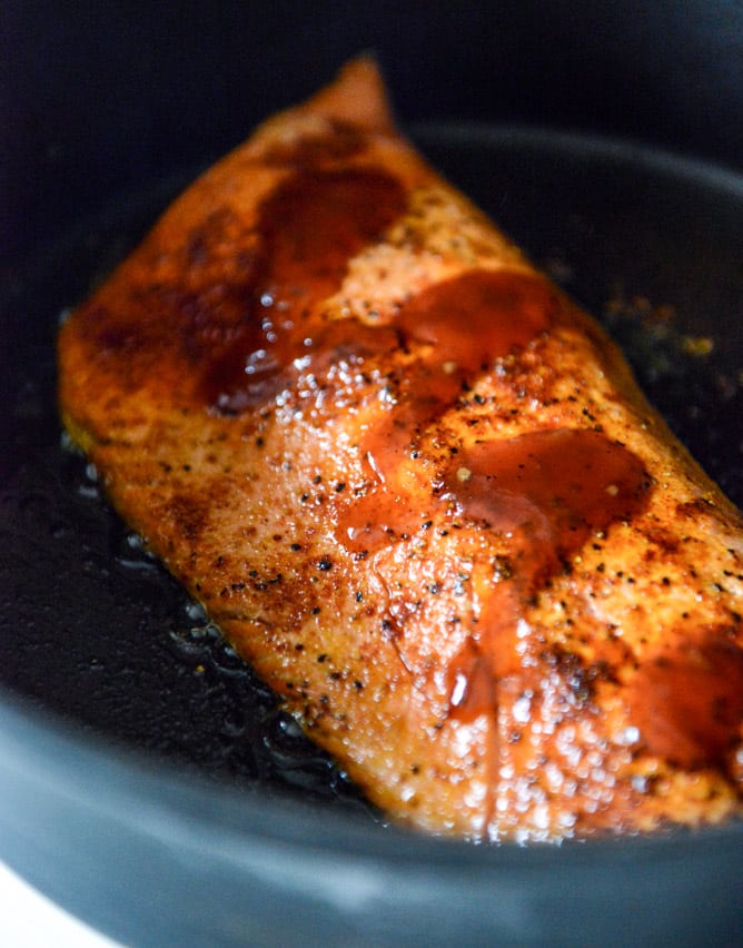 BBQ Salmon and Crispy Chickpea Salads with Greek Yogurt Ranch Drizzle I howsweeteats.com BBQ Salmon and Crispy Chickpea Salads with Greek Yogurt Ranch Drizzle I howsweeteats.com