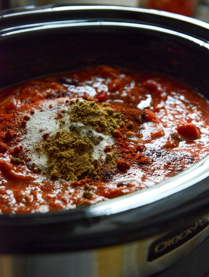 Crockpot Pulled Pork Chili I howsweeteats.com Crockpot Pulled Pork Chili I howsweeteats.com