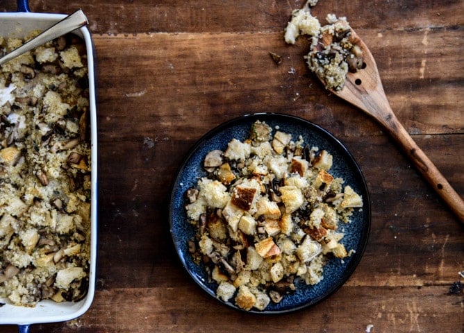 Pretzel Bread Quinoa Stuffing with Garlic Butter Mushrooms I howsweeteats.com Pretzel Bread Quinoa Stuffing with Garlic Butter Mushrooms I howsweeteats.com