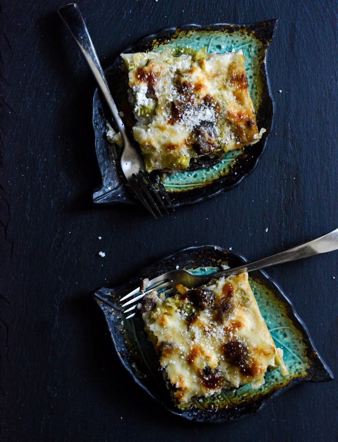 cheesy brussels sprouts lasagna I howsweeteats.com cheesy brussels sprouts lasagna I howsweeteats.com