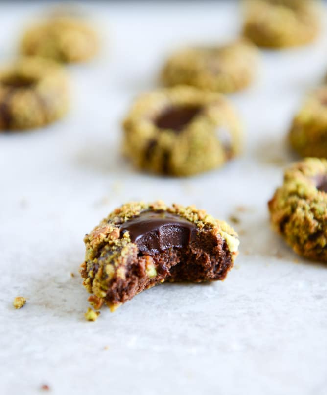 Chocolate Fudge Pistachio Thumbprints I howsweeteats.com Chocolate Fudge Pistachio Thumbprints I howsweeteats.com