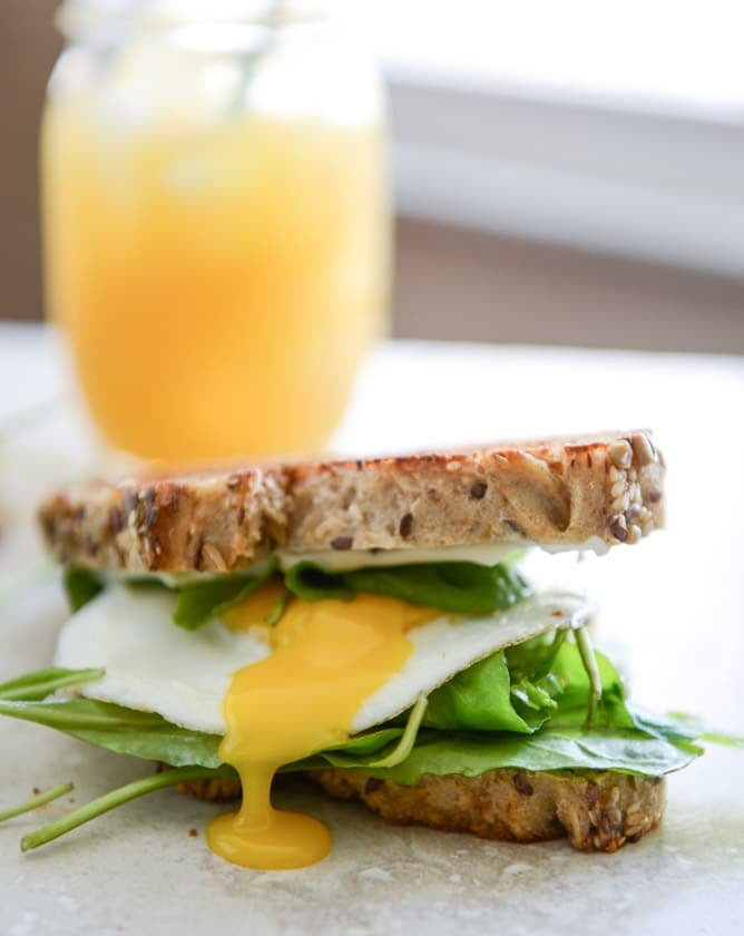 Gruyere, Fig Jam and Arugula Breakfast Sandwiches I howsweeteats.com Gruyere, Fig Jam and Arugula Breakfast Sandwiches I howsweeteats.com