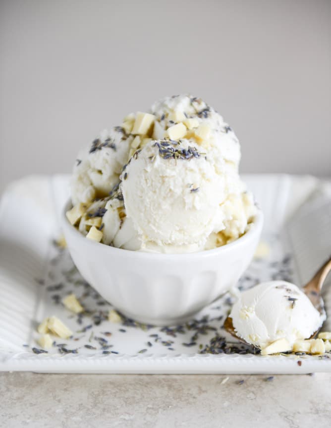 white chocolate lavender ice cream I howsweeteats.com white chocolate lavender ice cream I howsweeteats.com