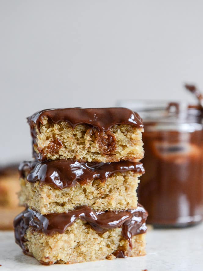 Banana Blondies with Chocolate Peanut Butter Ganache I howsweeteats.com