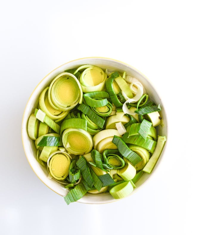 caramelized leek soup with maple glazed bacon I howsweeteats.com