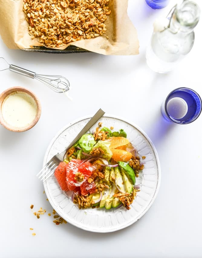 Avocado Citrus Crunch Salad with Oat Croutons and Black Pepper Buttermilk Drizzle I howsweeteats.com