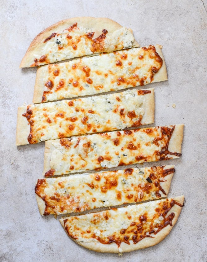 Quattro Formaggi Flatbread I howsweeteats.com