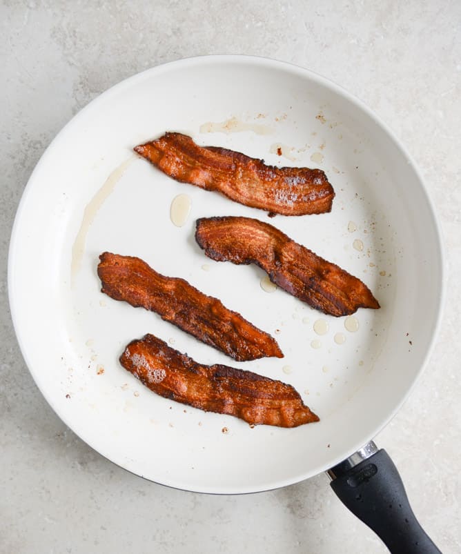 Killer Spinach Salads with Hot Bacon Dressing I howsweeteats.com