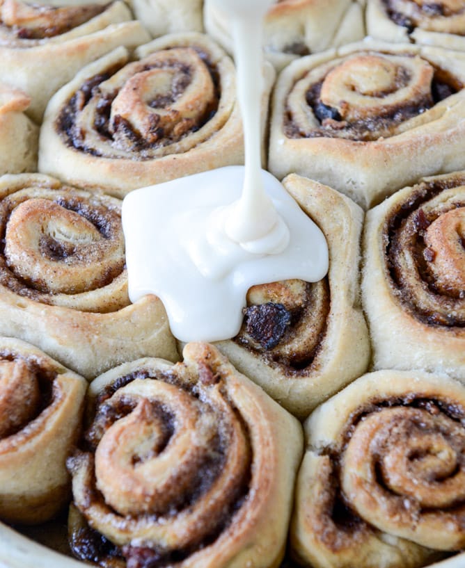 bacon cinnamon rolls I howsweeteats.com