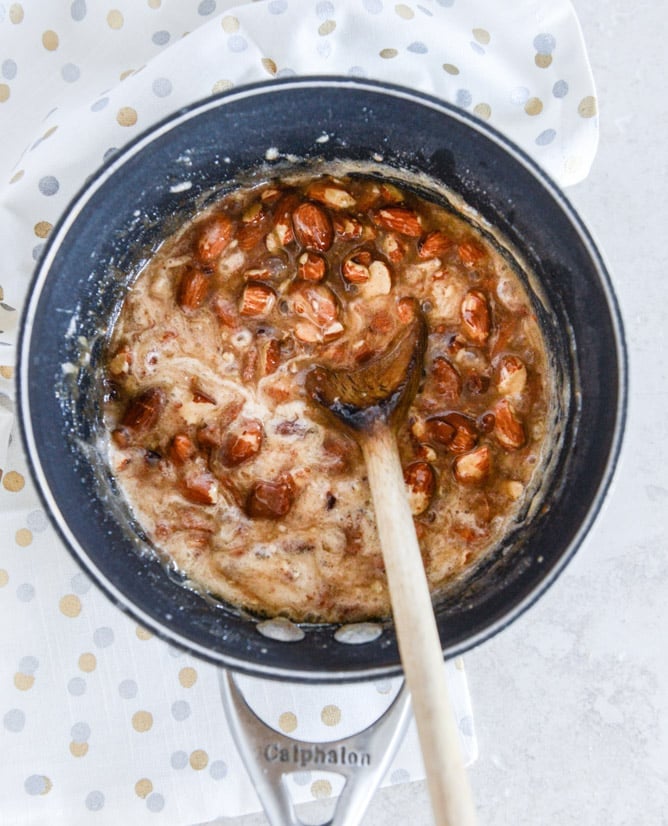 bacon almond brittle with vanilla beans I howsweeteats.com