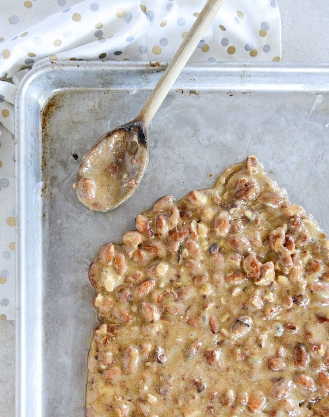 bacon almond brittle with vanilla beans I howsweeteats.com